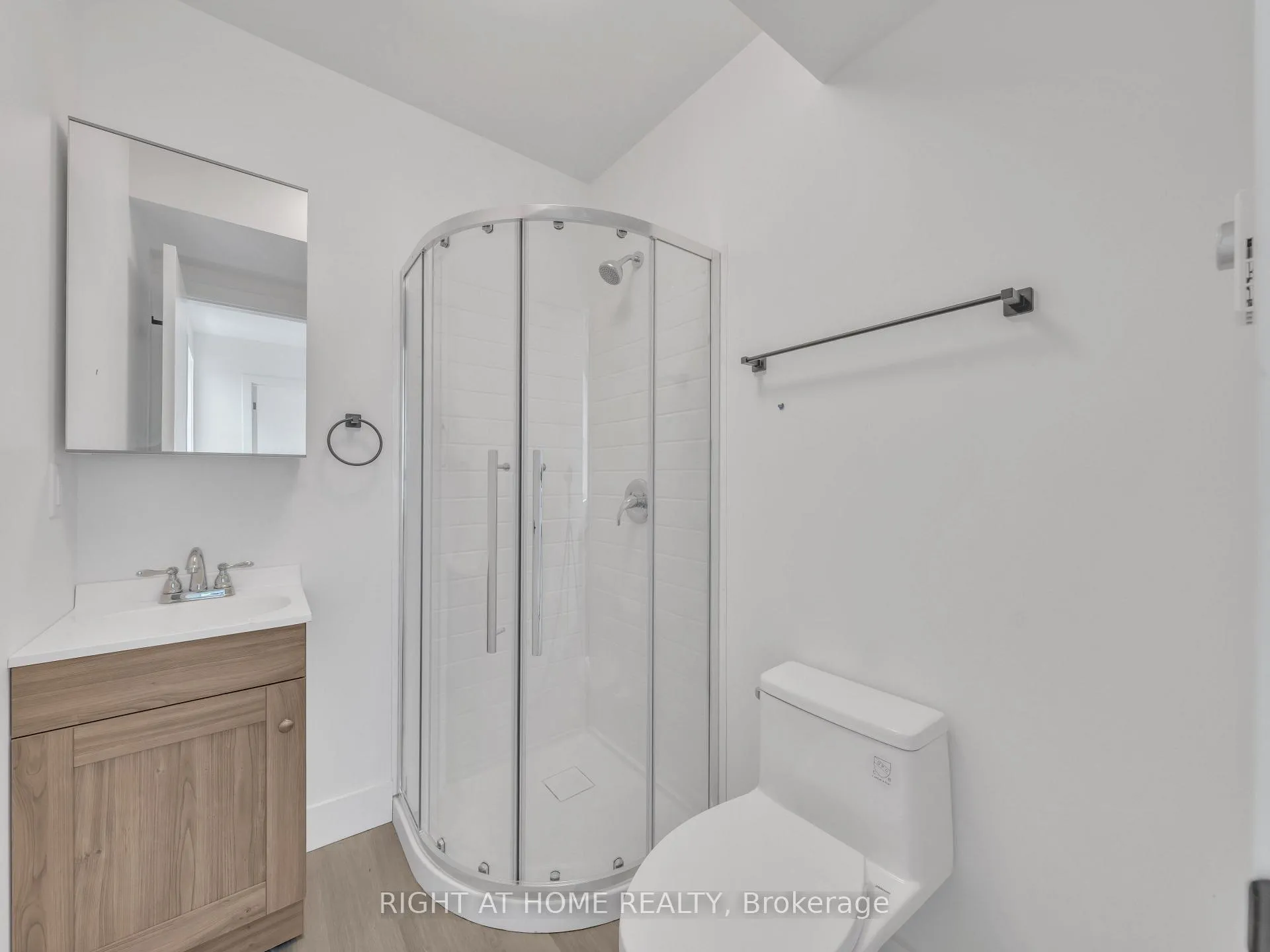 Photo 8 of Unit 202, 1804 Drouillard Road, Windsor — HOMEH