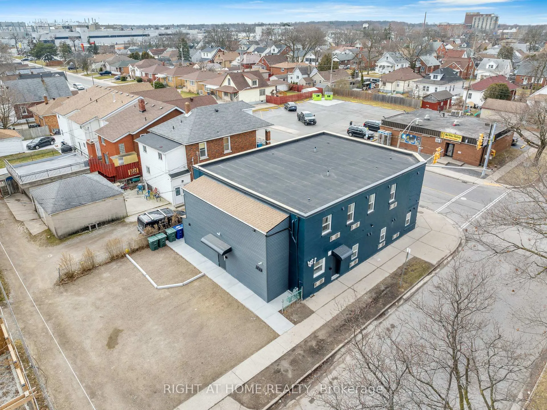 Photo 12 of Unit 202, 1804 Drouillard Road, Windsor — HOMEH