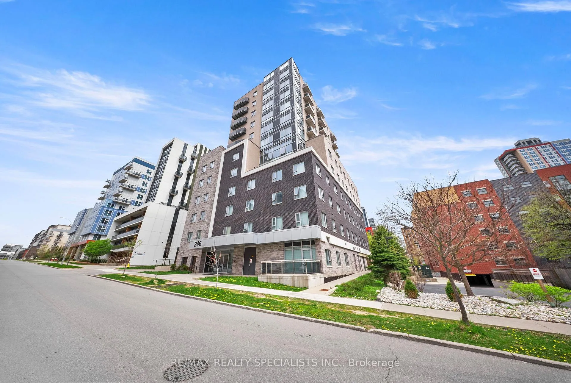 Photo 2 of Unit 805, 246 Lester Street, Waterloo, Beechwood/University — HOMEH