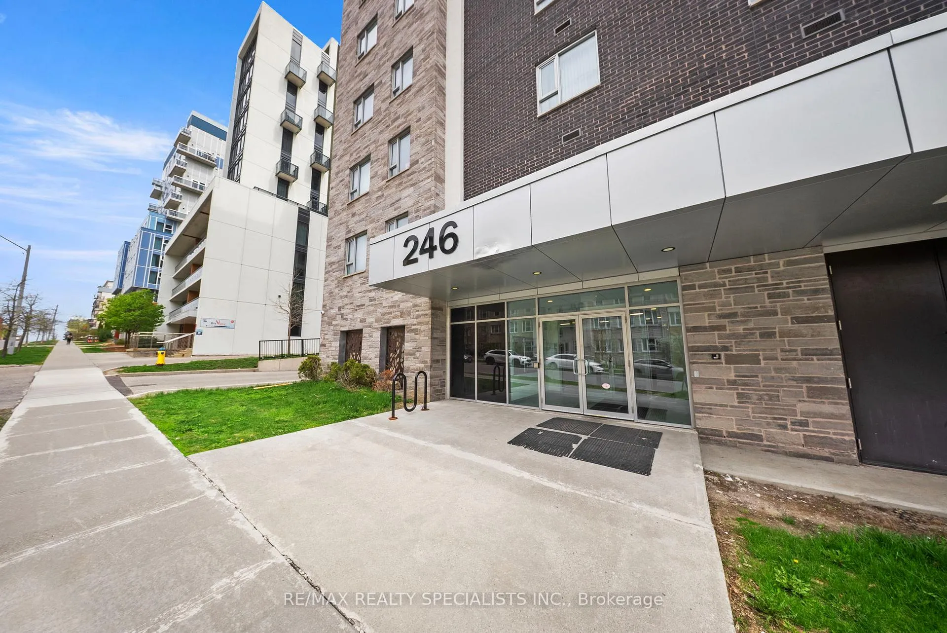 Photo 3 of Unit 805, 246 Lester Street, Waterloo, Beechwood/University — HOMEH