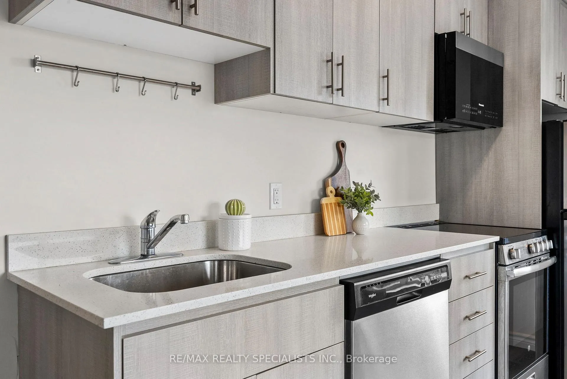 Photo 11 of Unit 805, 246 Lester Street, Waterloo, Beechwood/University — HOMEH