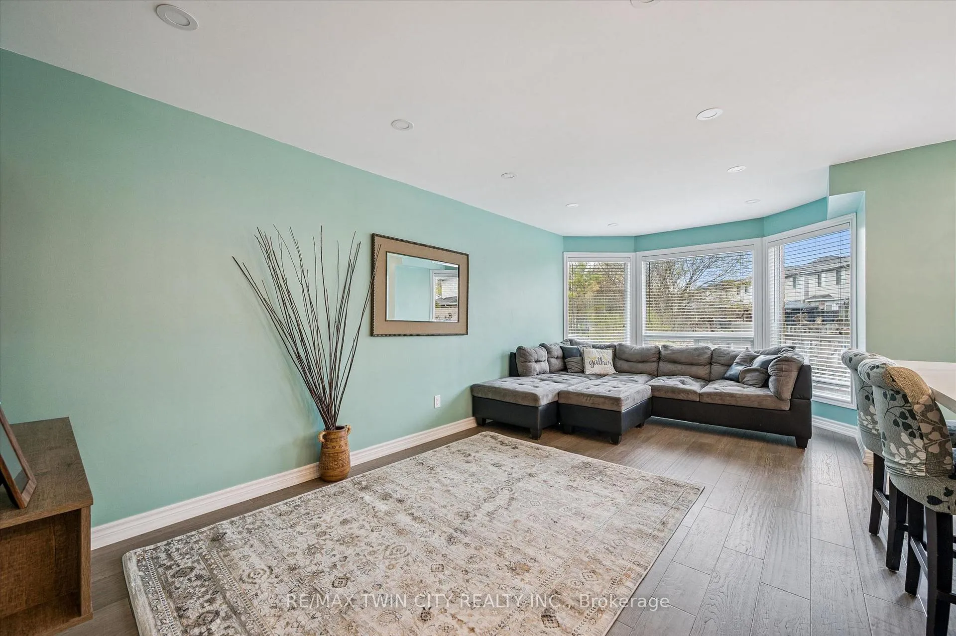Photo 5 of 116 Kerwood Drive, Cambridge — HOMEH