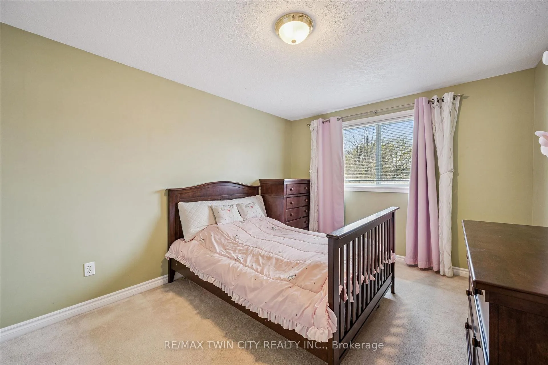 Photo 16 of 116 Kerwood Drive, Cambridge — HOMEH