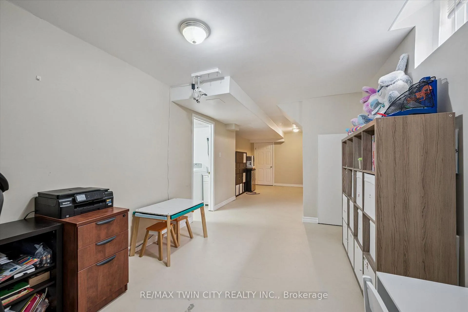 Photo 23 of 116 Kerwood Drive, Cambridge — HOMEH