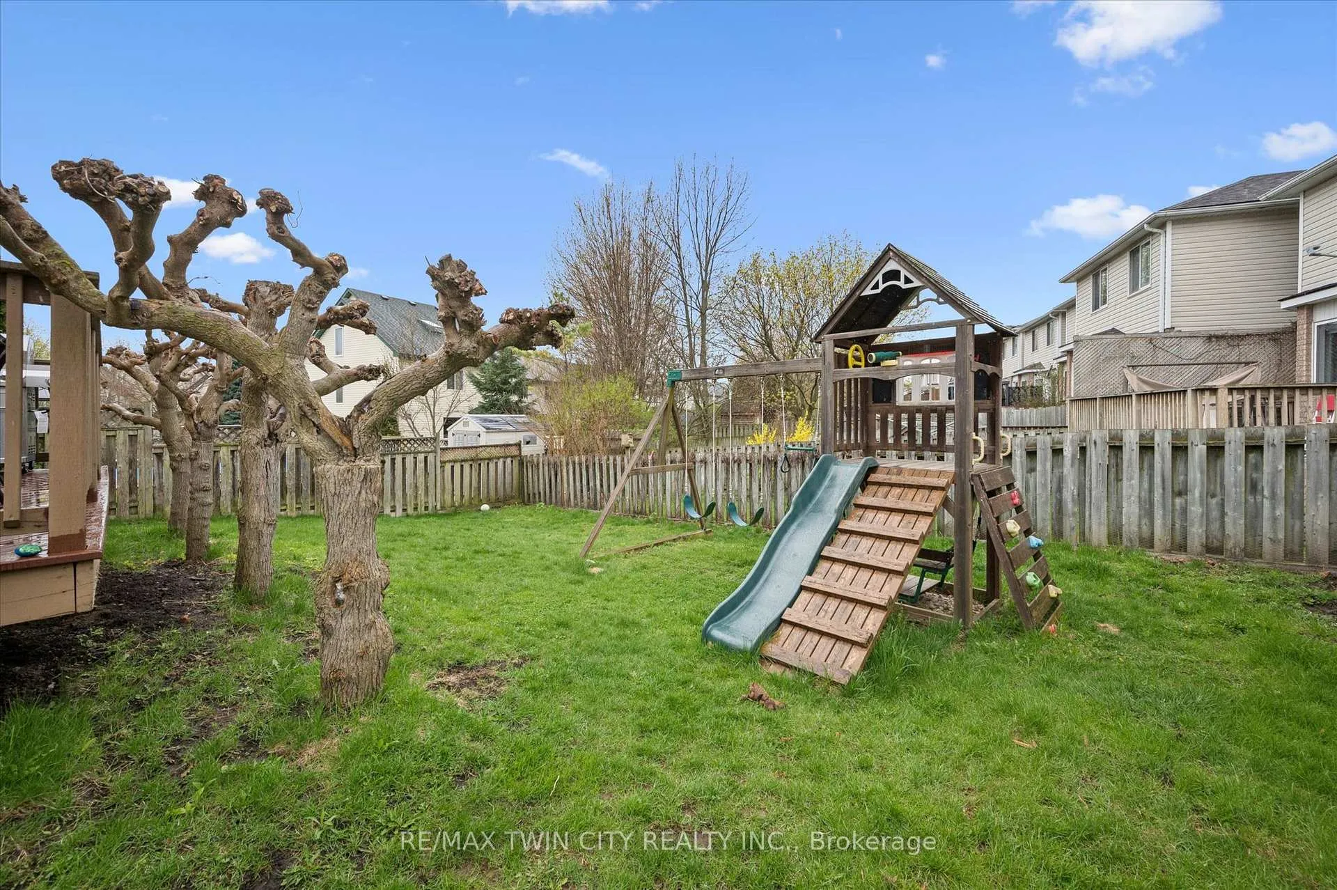 Photo 27 of 116 Kerwood Drive, Cambridge — HOMEH