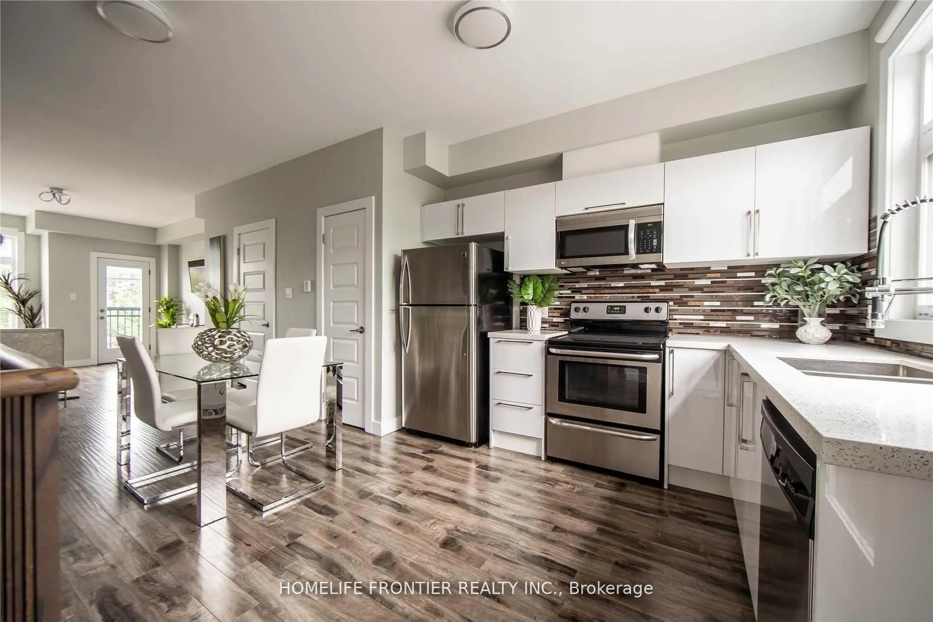 Photo 3 of Unit 3 Upper, 540 Essa Road, Barrie, Holly — HOMEH
