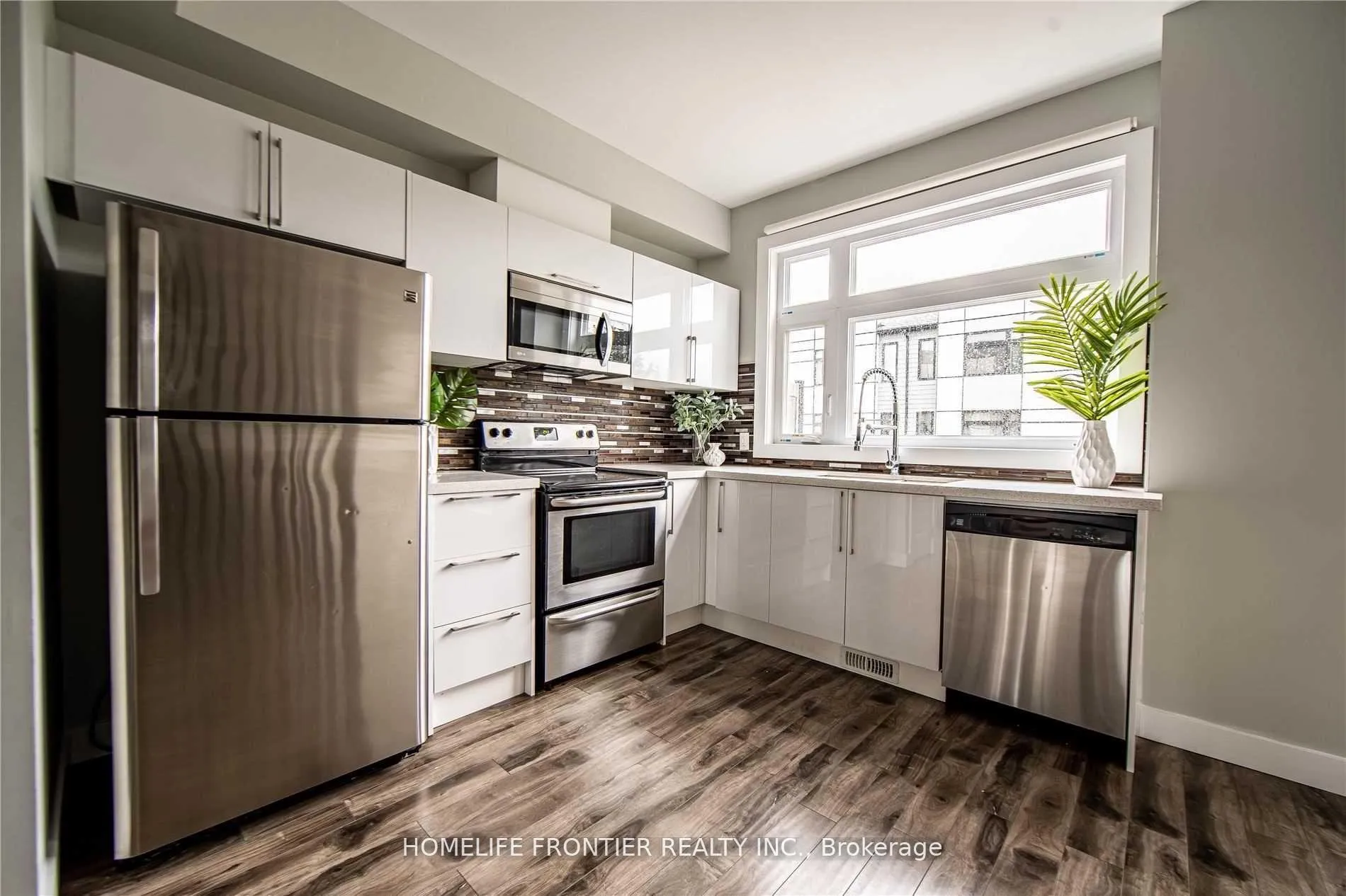 Photo 4 of Unit 3 Upper, 540 Essa Road, Barrie, Holly — HOMEH