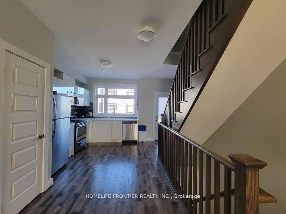 Photo 5 of Unit 3 Upper, 540 Essa Road, Barrie, Holly — HOMEH