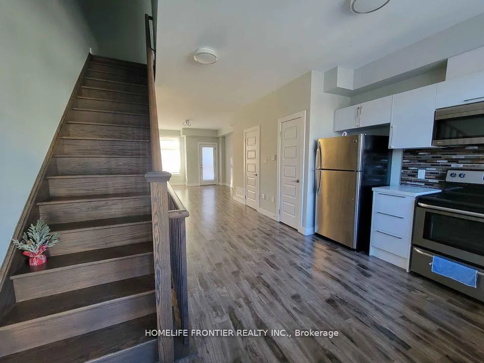 Photo 7 of Unit 3 Upper, 540 Essa Road, Barrie, Holly — HOMEH