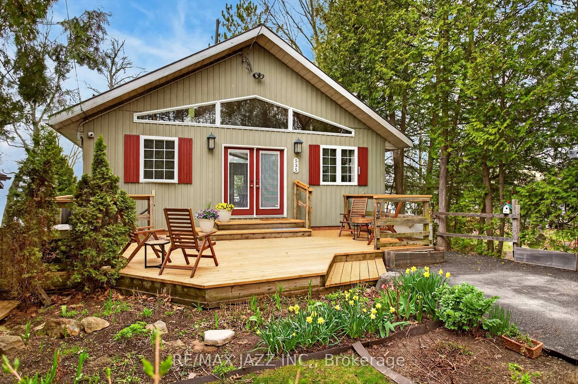 Front of 535 Marble Point Road