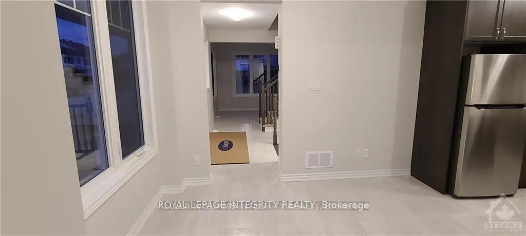 Photo 7 of 200 Atima Circle, Ottawa, Barrhaven - Half Moon Bay — HOMEH