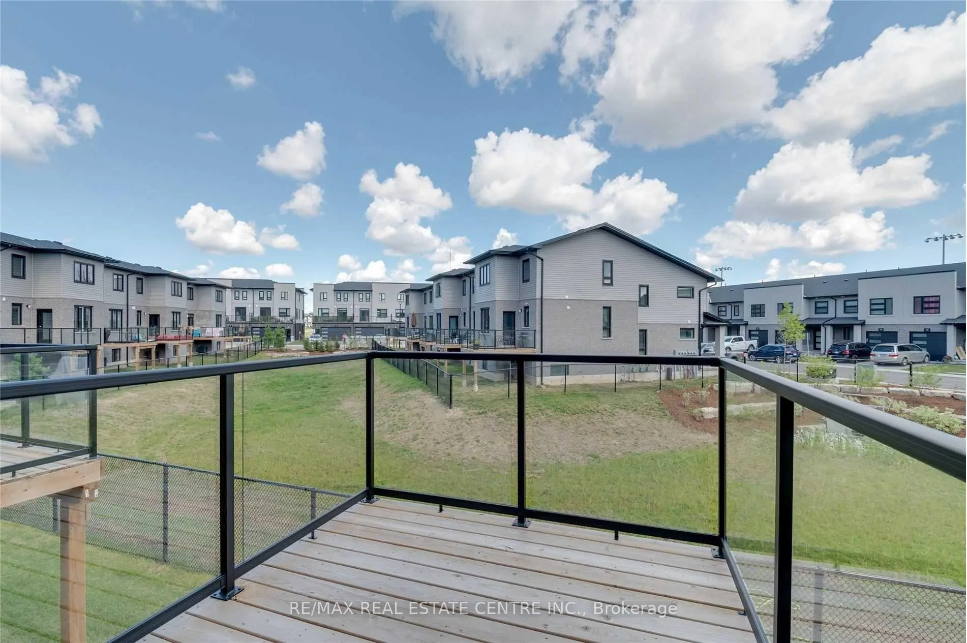Photo 11 of Unit 87, 3380 Singleton Avenue, London, South W — HOMEH