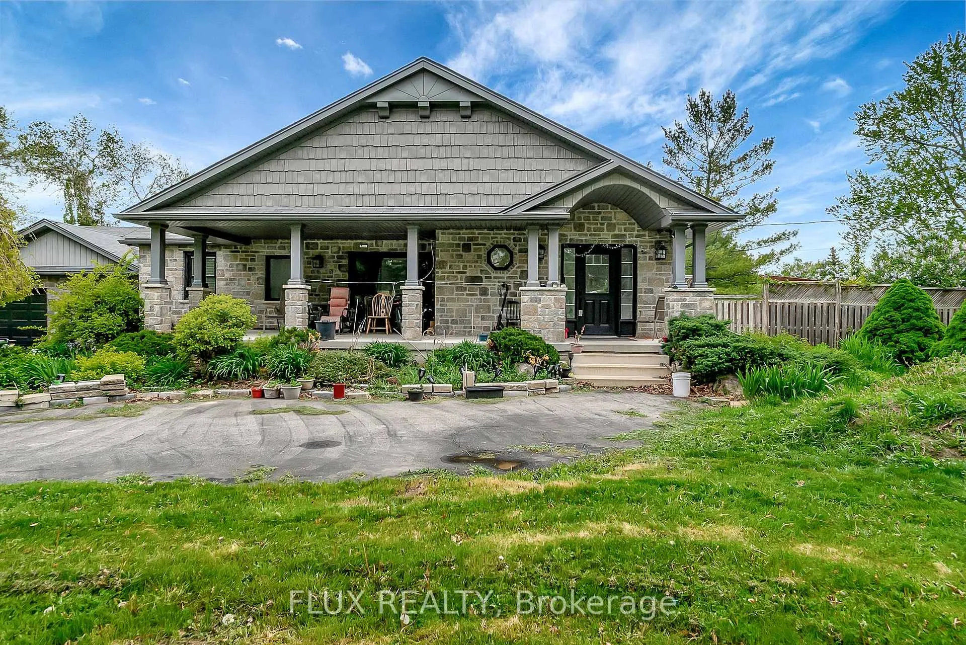 Photo of 1392 Doon Village Road