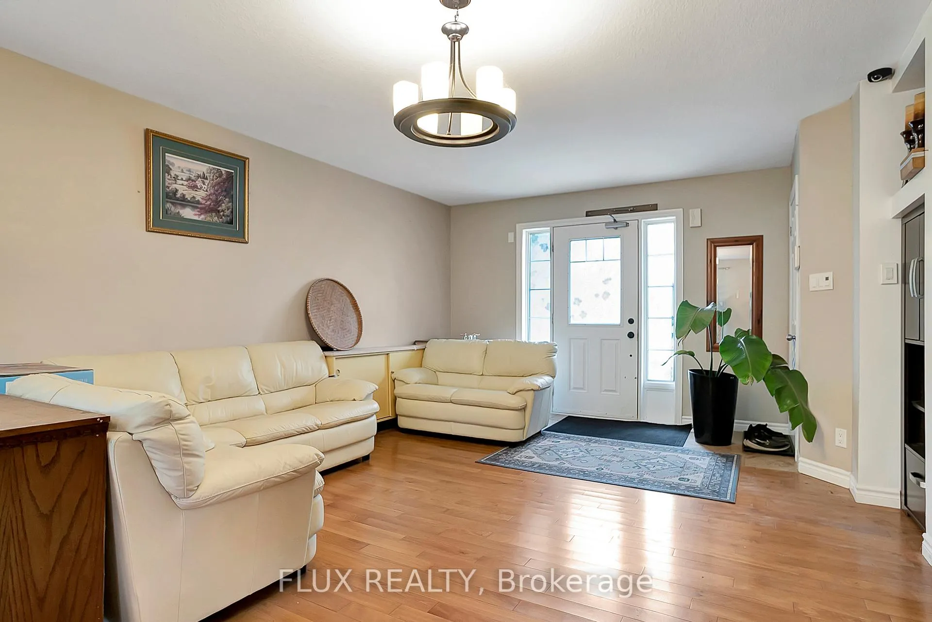 Photo 2 of 1392 Doon Village Road, Kitchener, Lower Doon — HOMEH