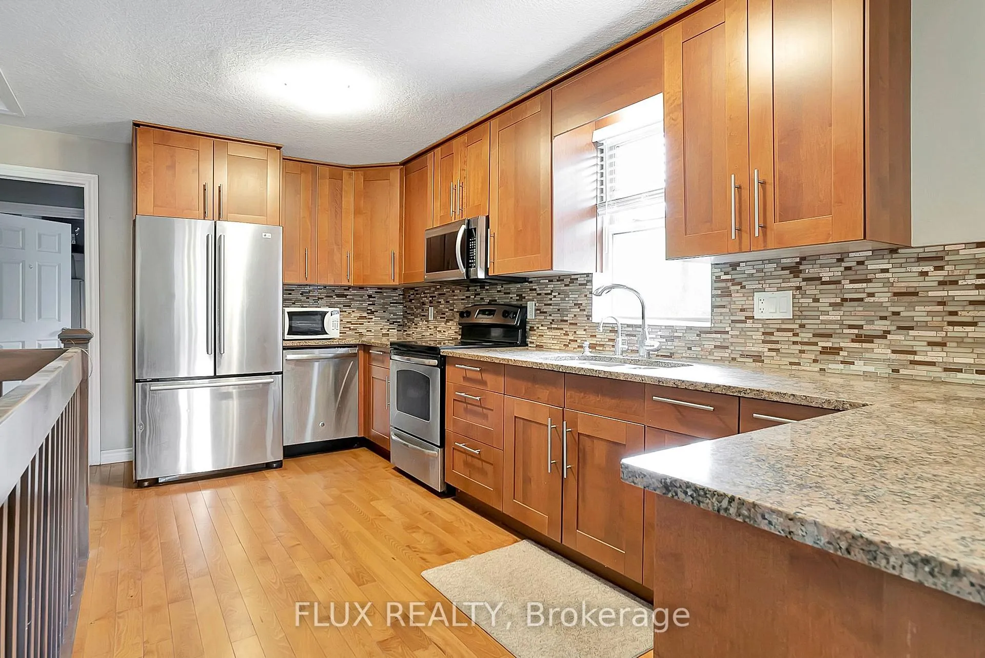 Photo 4 of 1392 Doon Village Road, Kitchener, Lower Doon — HOMEH