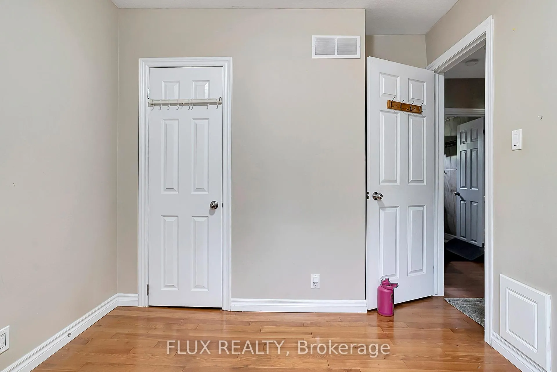 Photo 9 of 1392 Doon Village Road, Kitchener, Lower Doon — HOMEH