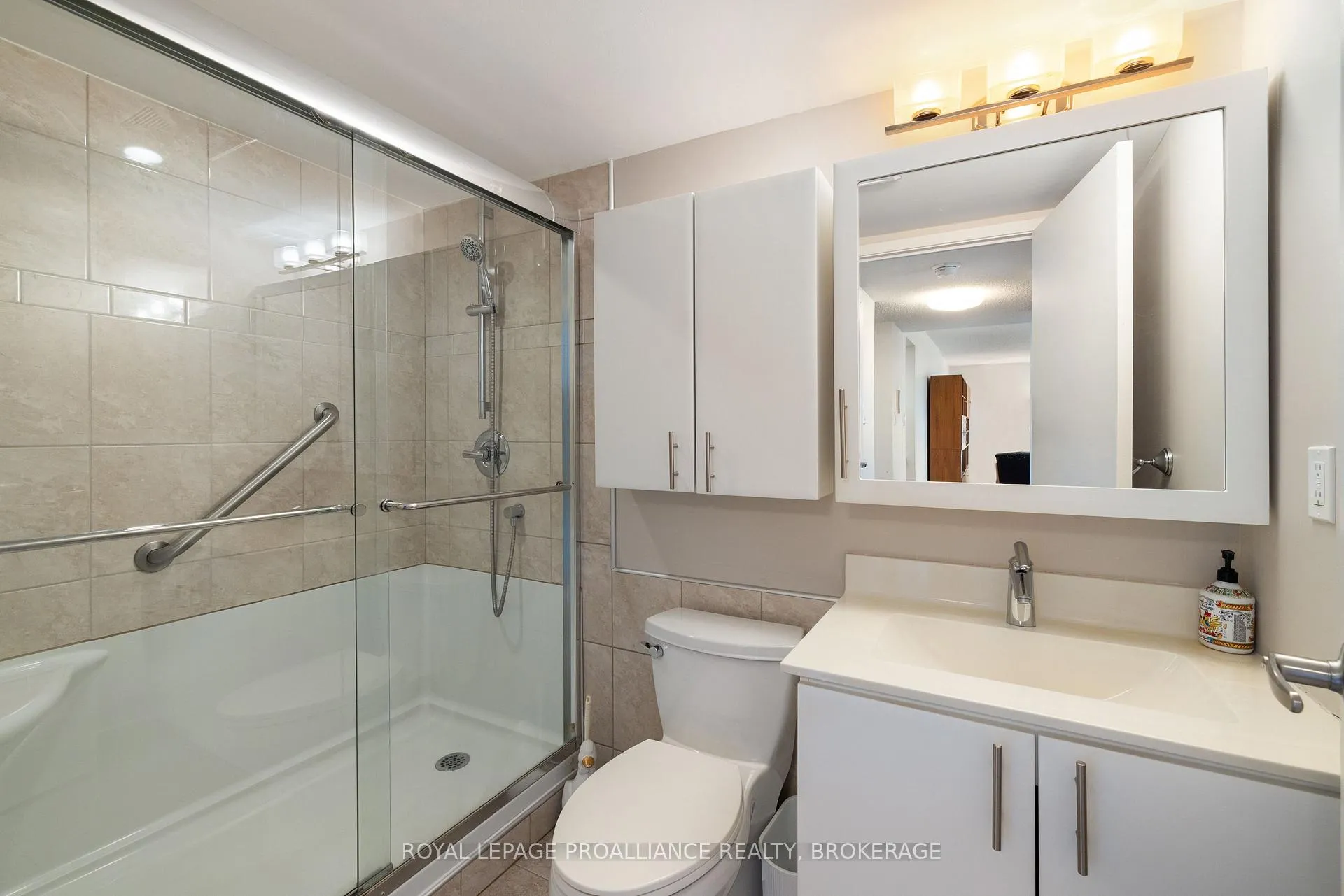 Photo 16 of Unit 301, 165 Ontario Street, Kingston, Central City East — HOMEH