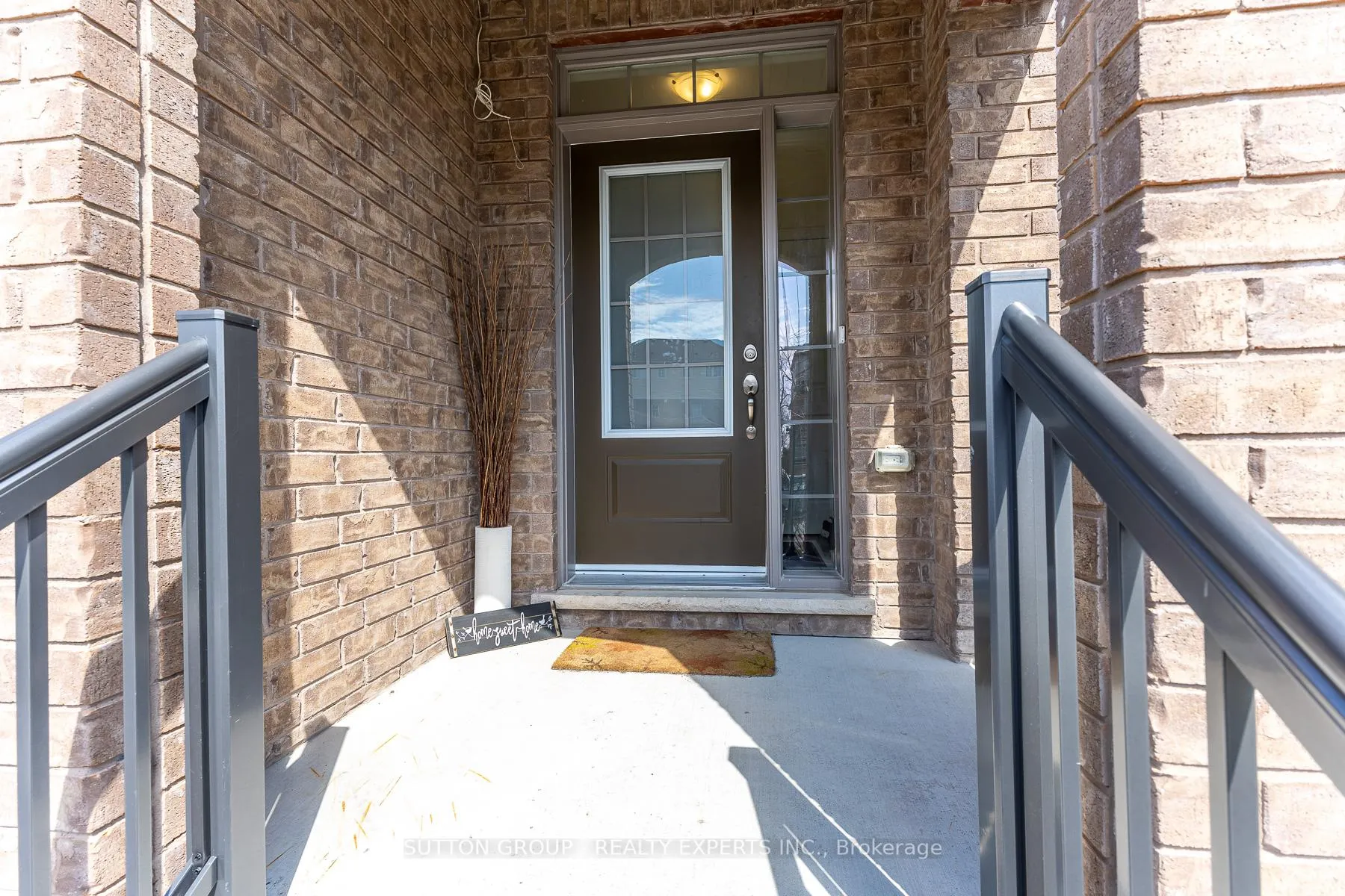 Photo 2 of 130 Ice Palace Crescent, Oshawa, Windfields — HOMEH