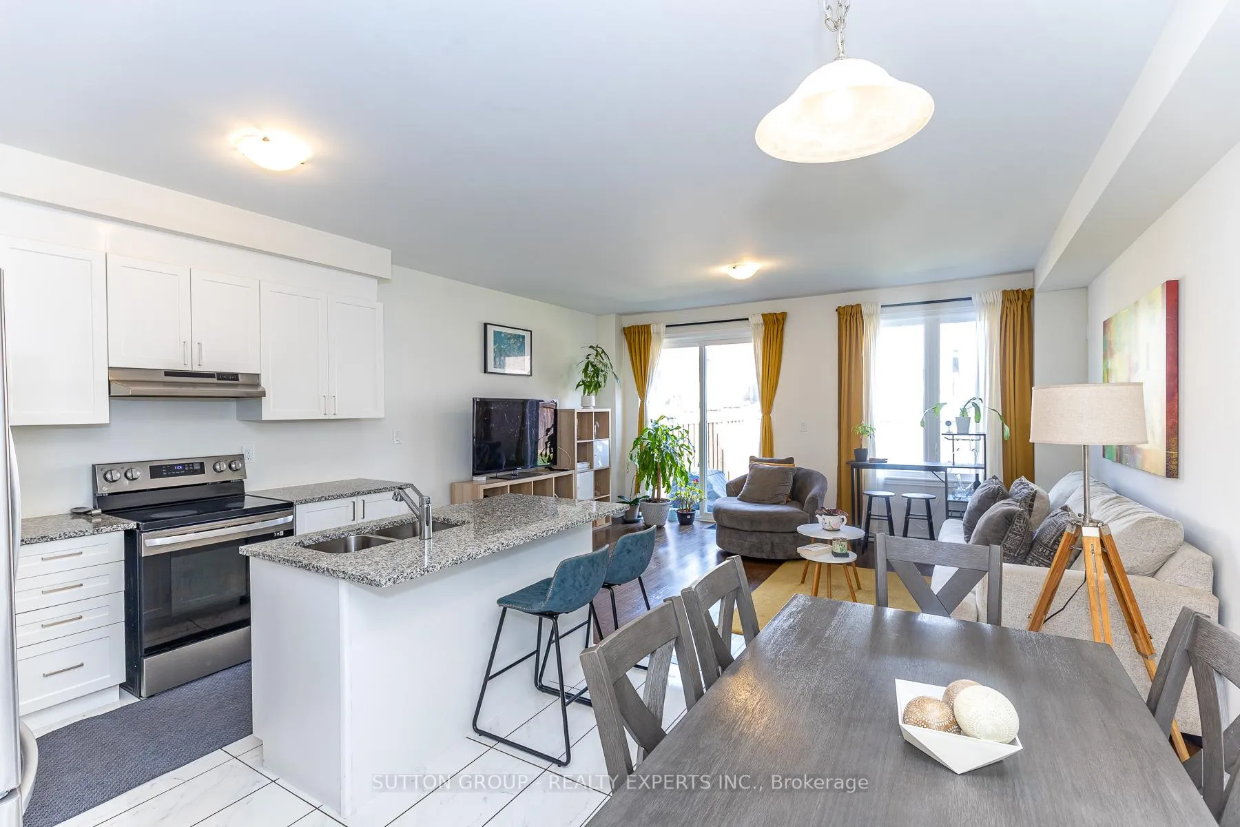 Photo 8 of 130 Ice Palace Crescent, Oshawa, Windfields — HOMEH