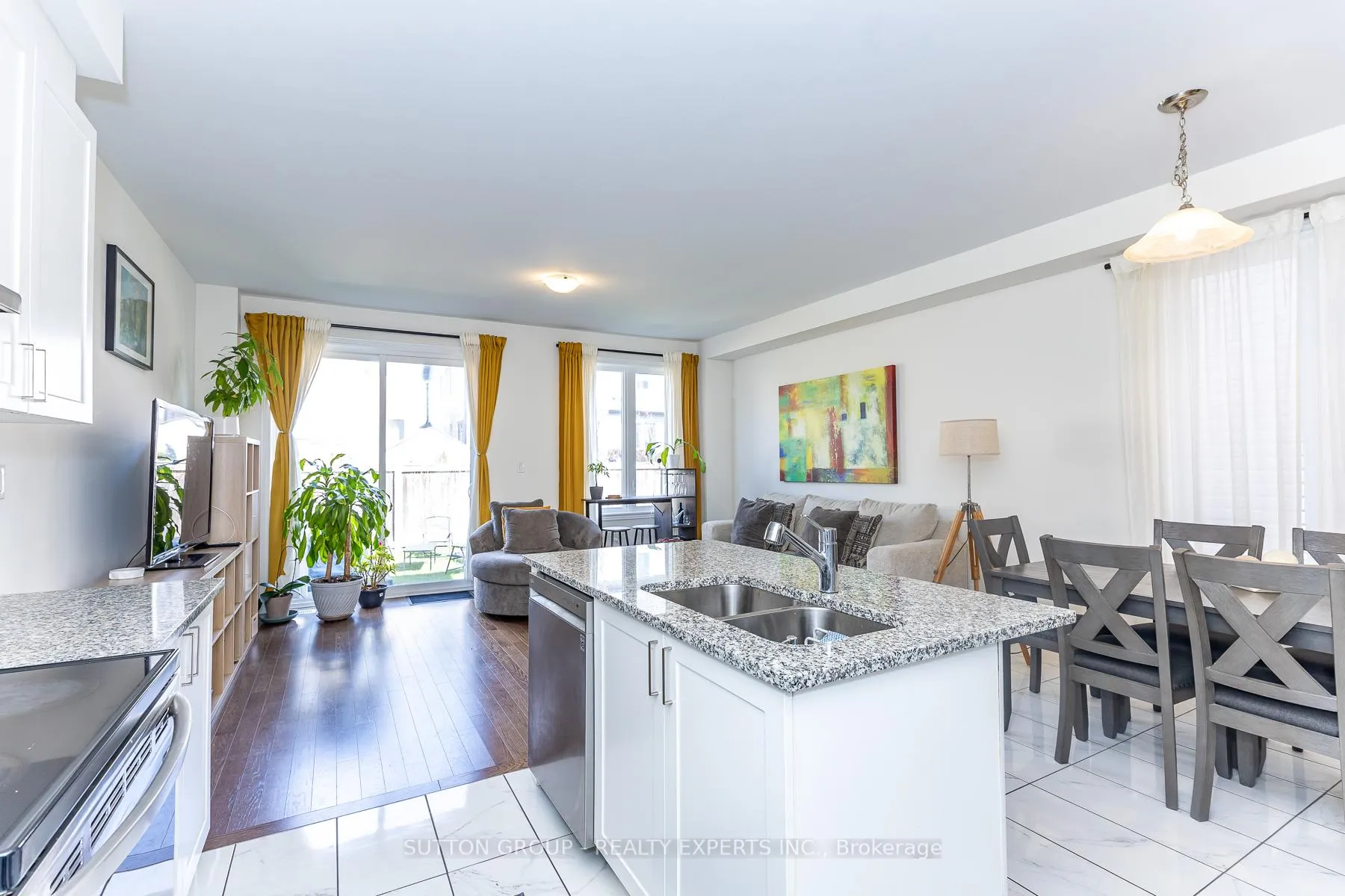 Photo 9 of 130 Ice Palace Crescent, Oshawa, Windfields — HOMEH