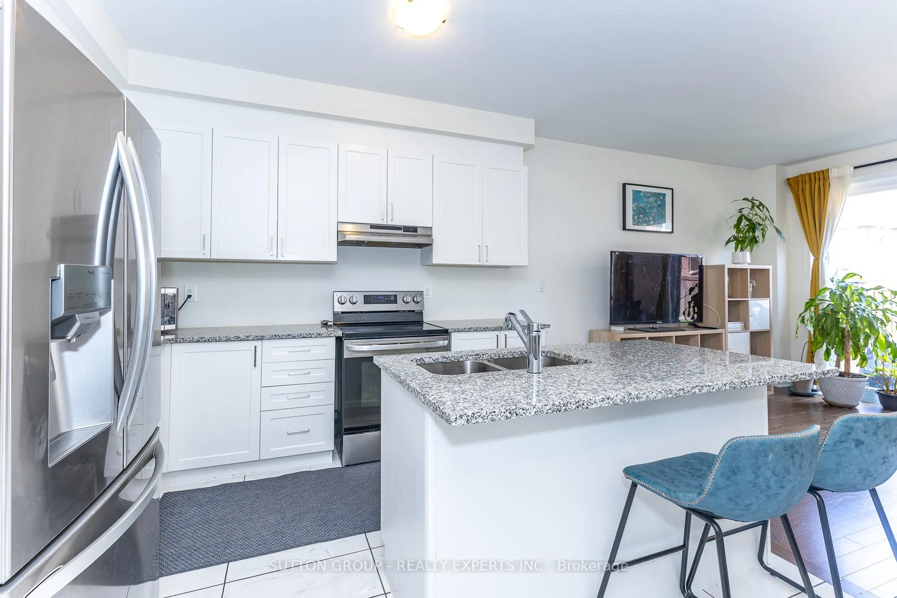 Photo 17 of 130 Ice Palace Crescent, Oshawa, Windfields — HOMEH