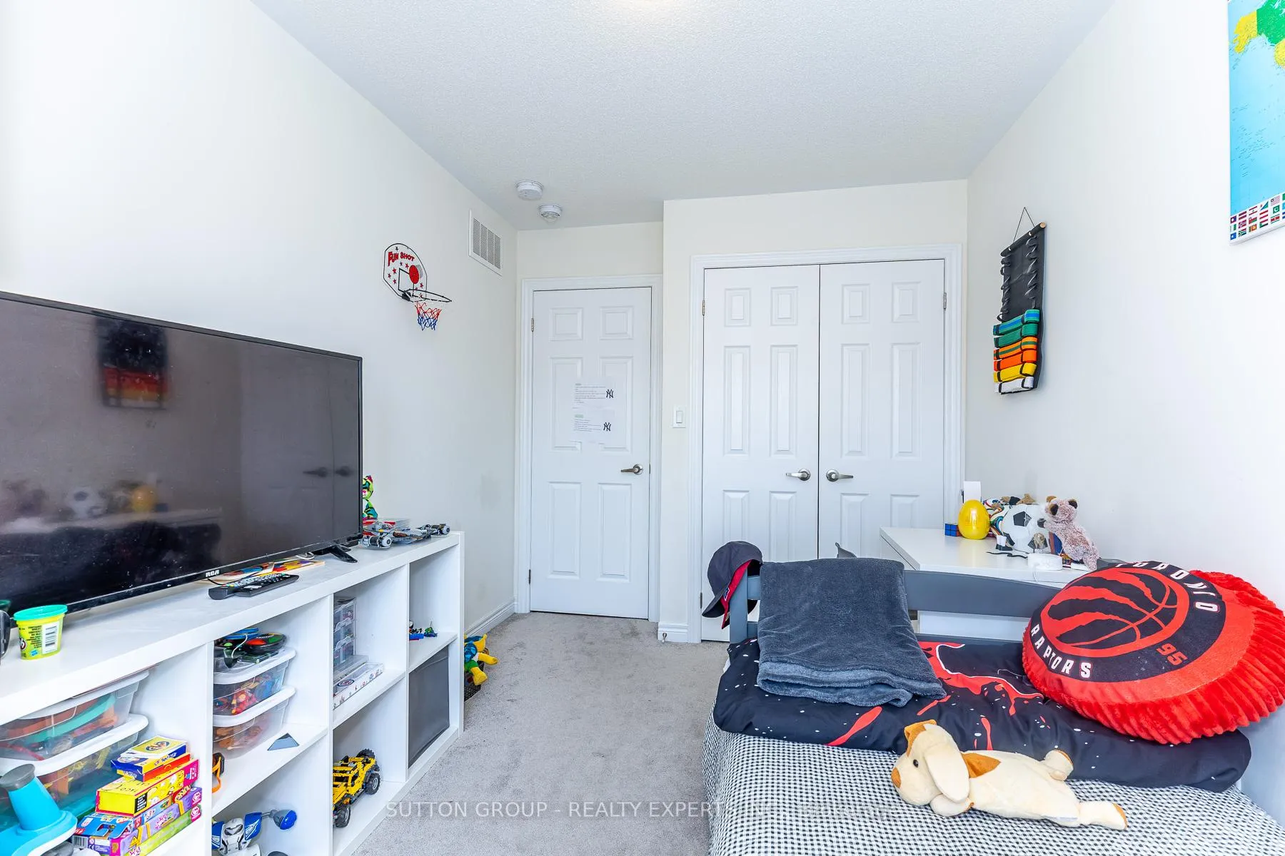Photo 33 of 130 Ice Palace Crescent, Oshawa, Windfields — HOMEH