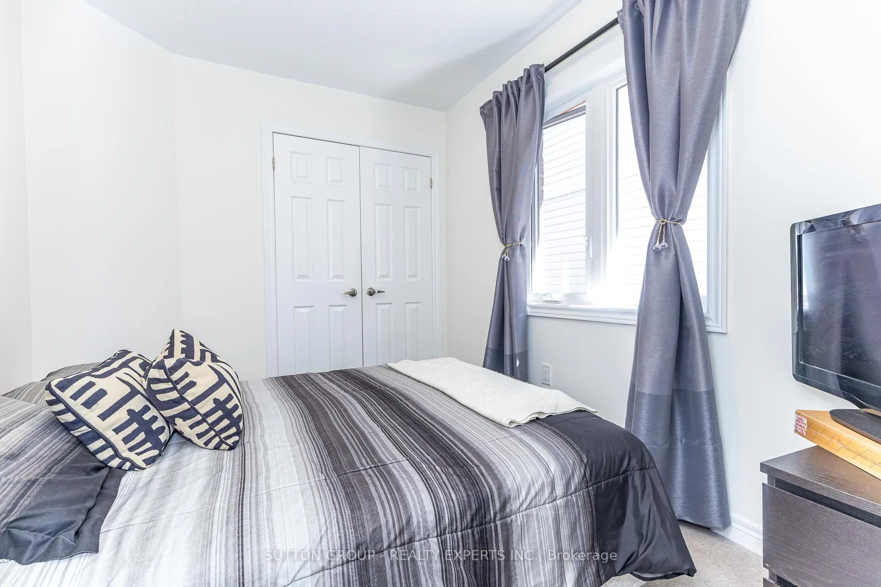 Photo 43 of 130 Ice Palace Crescent, Oshawa, Windfields — HOMEH