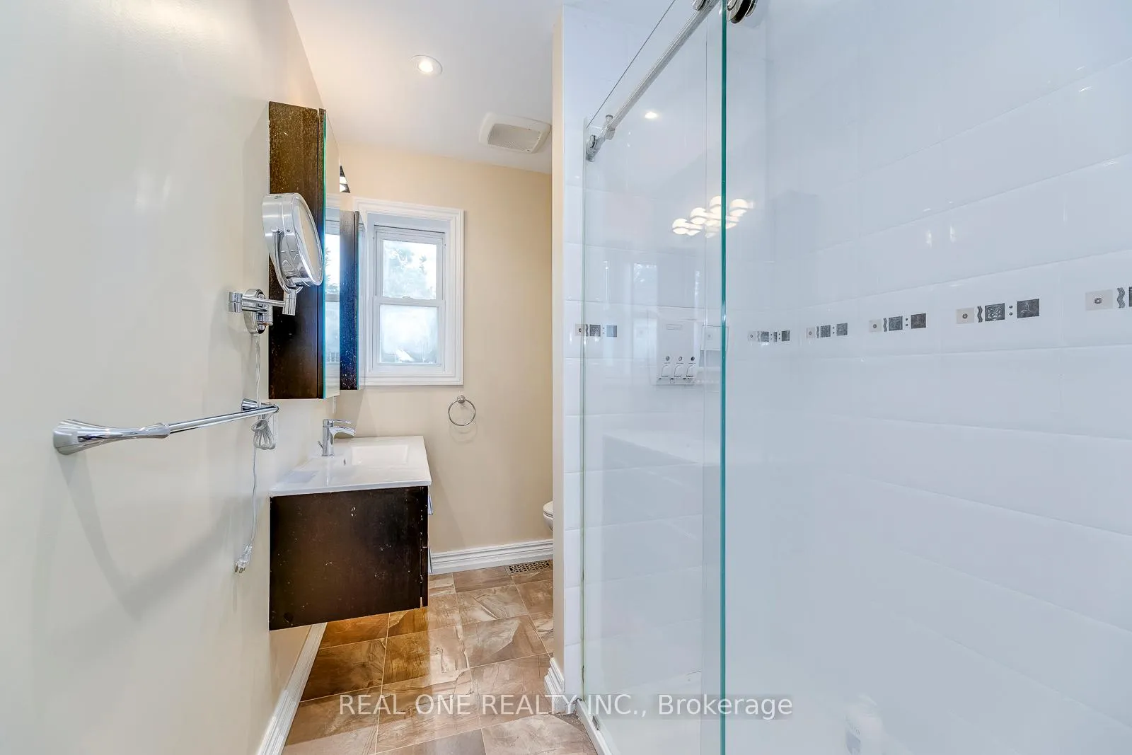 Photo 19 of 2181 Courtland Drive, Burlington, Brant — HOMEH