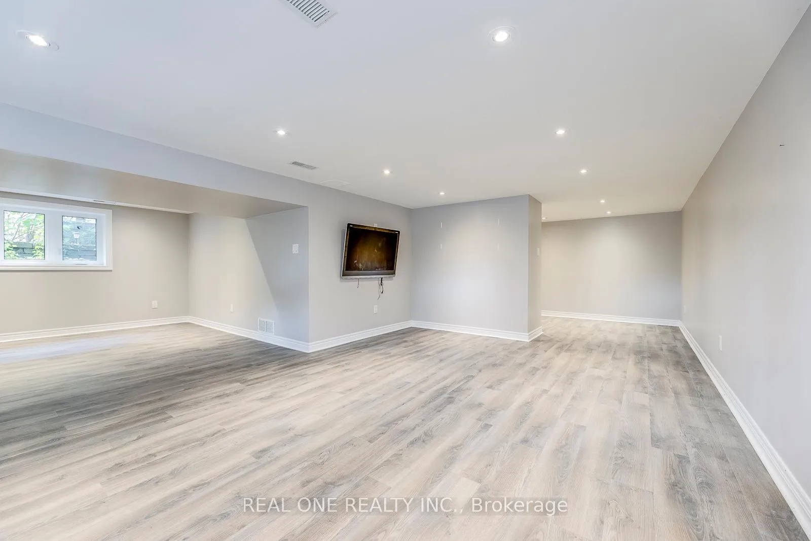 Photo 25 of 2181 Courtland Drive, Burlington, Brant — HOMEH