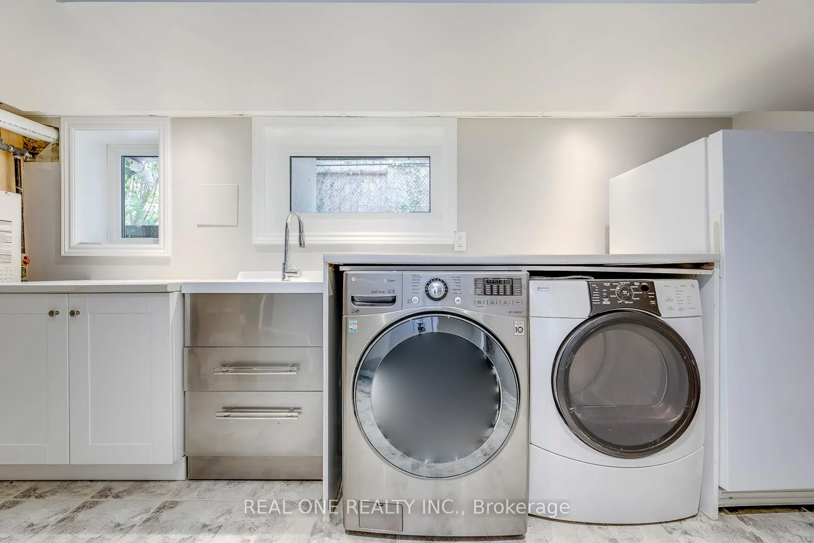 Photo 31 of 2181 Courtland Drive, Burlington, Brant — HOMEH