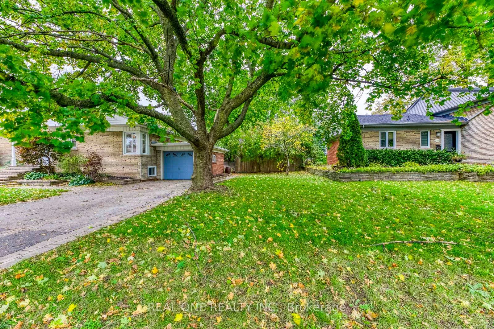 Photo 32 of 2181 Courtland Drive, Burlington, Brant — HOMEH