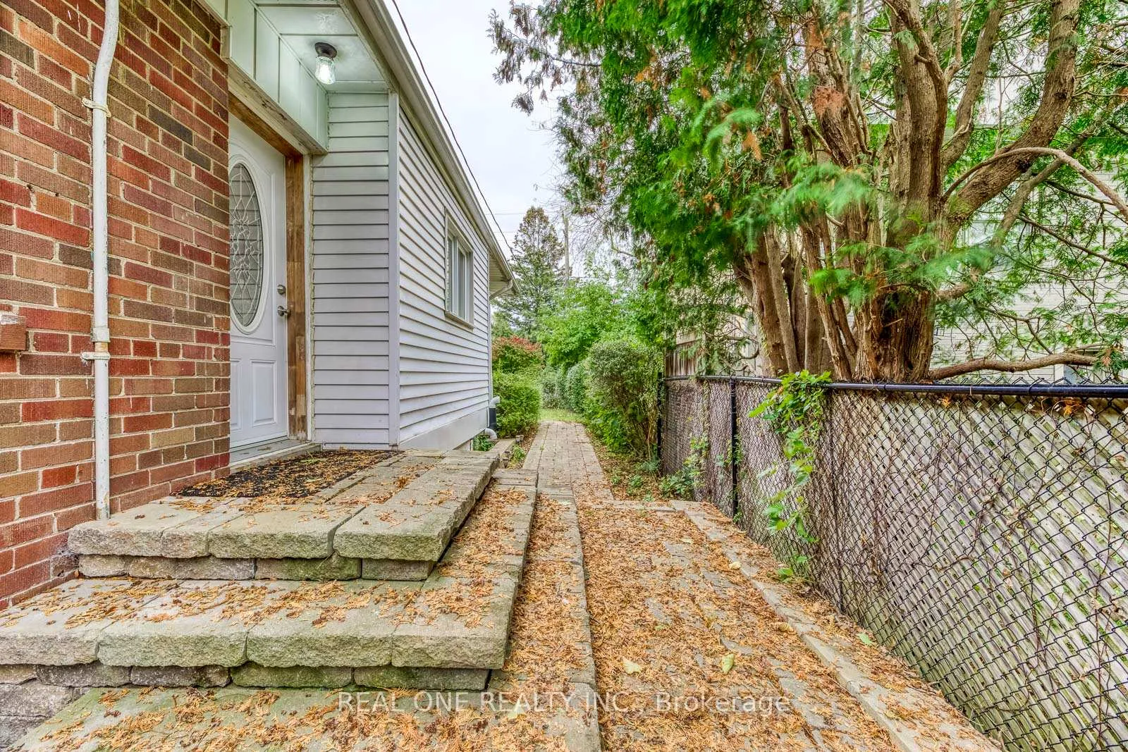 Photo 35 of 2181 Courtland Drive, Burlington, Brant — HOMEH