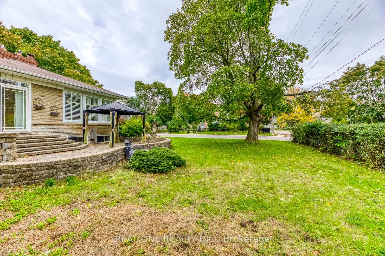 Photo 36 of 2181 Courtland Drive, Burlington, Brant — HOMEH