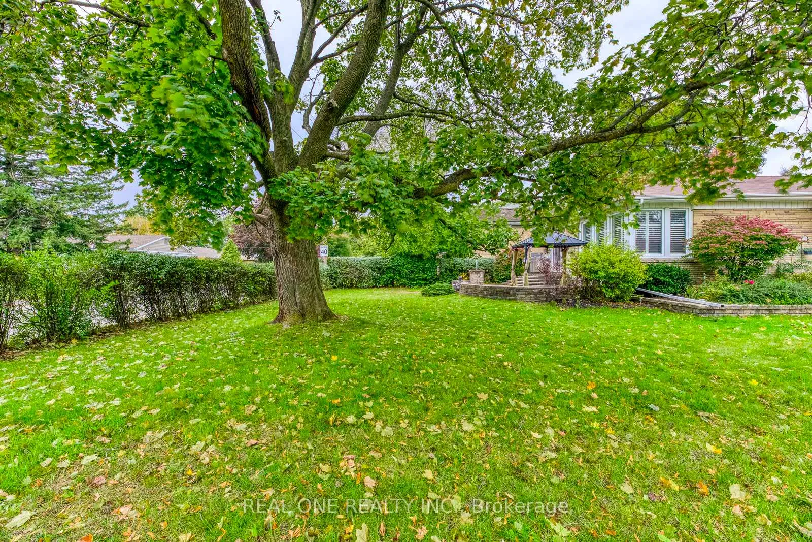 Photo 40 of 2181 Courtland Drive, Burlington, Brant — HOMEH