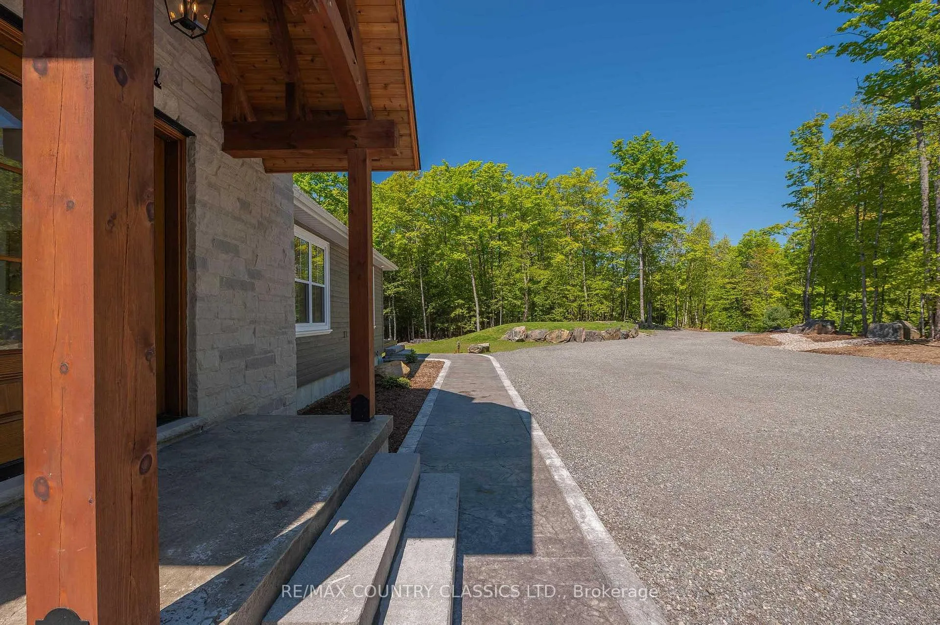 Photo 4 of 400 Antelope Trail, North Kawartha — HOMEH