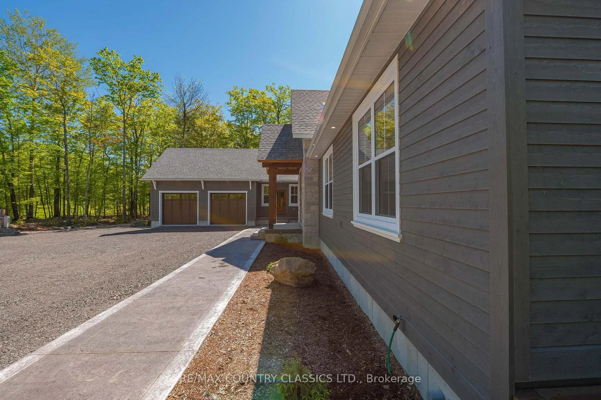 Photo 5 of 400 Antelope Trail, North Kawartha — HOMEH