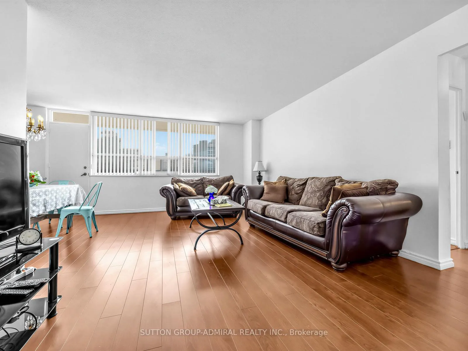 Photo 2 of Unit 505, 130 Neptune Drive, Toronto, Englemount-Lawrence — HOMEH