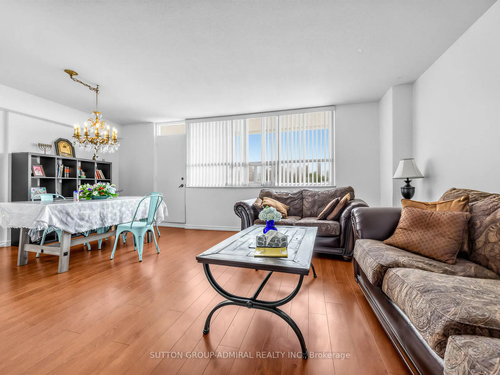 Photo 3 of Unit 505, 130 Neptune Drive, Toronto, Englemount-Lawrence — HOMEH