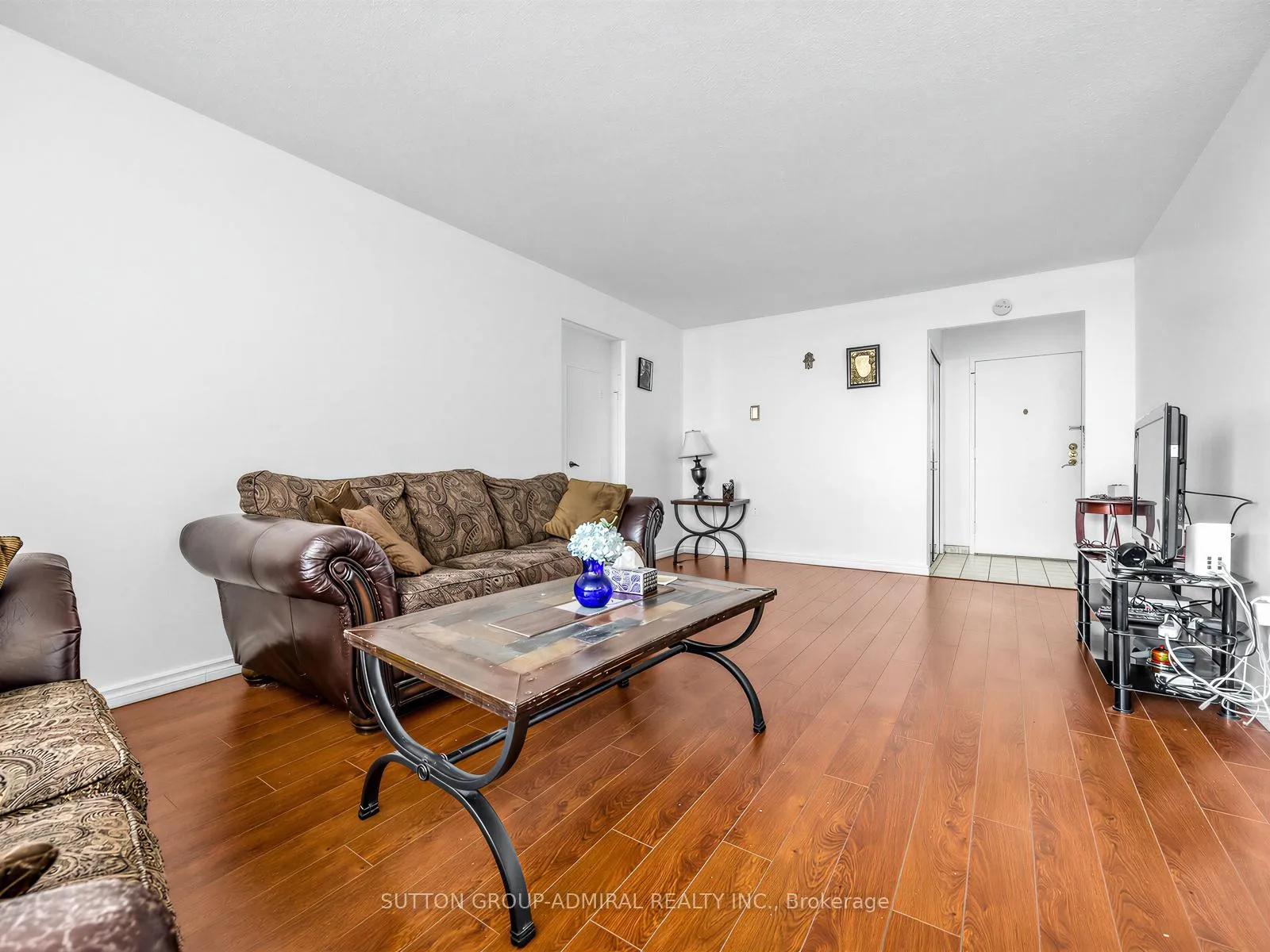 Photo 4 of Unit 505, 130 Neptune Drive, Toronto, Englemount-Lawrence — HOMEH