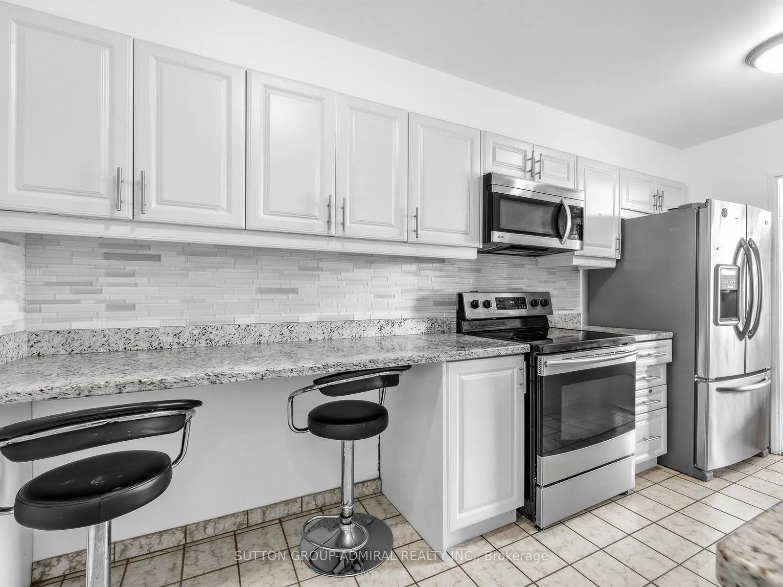 Photo 10 of Unit 505, 130 Neptune Drive, Toronto, Englemount-Lawrence — HOMEH