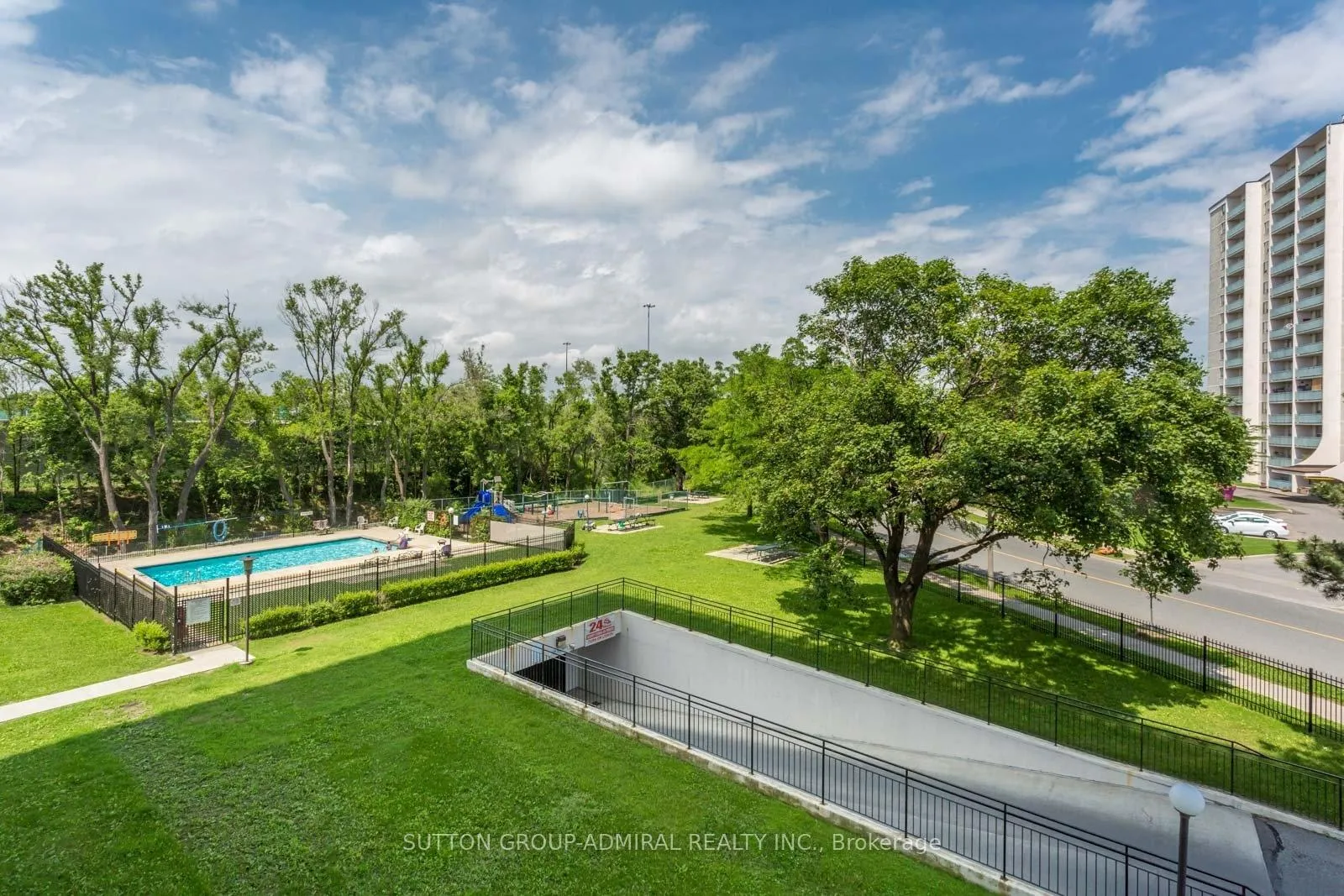 Photo 33 of Unit 505, 130 Neptune Drive, Toronto, Englemount-Lawrence — HOMEH