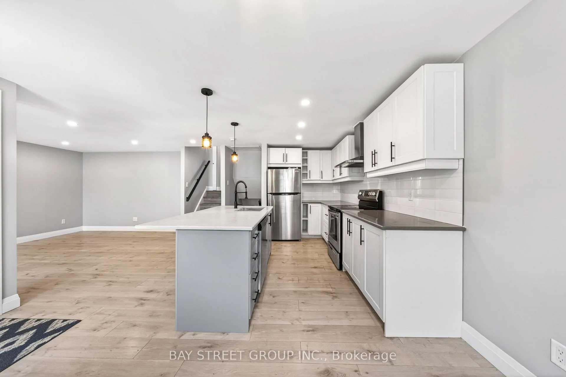 Photo 7 of 41 Helene Crescent, Waterloo, Maple Hills — HOMEH