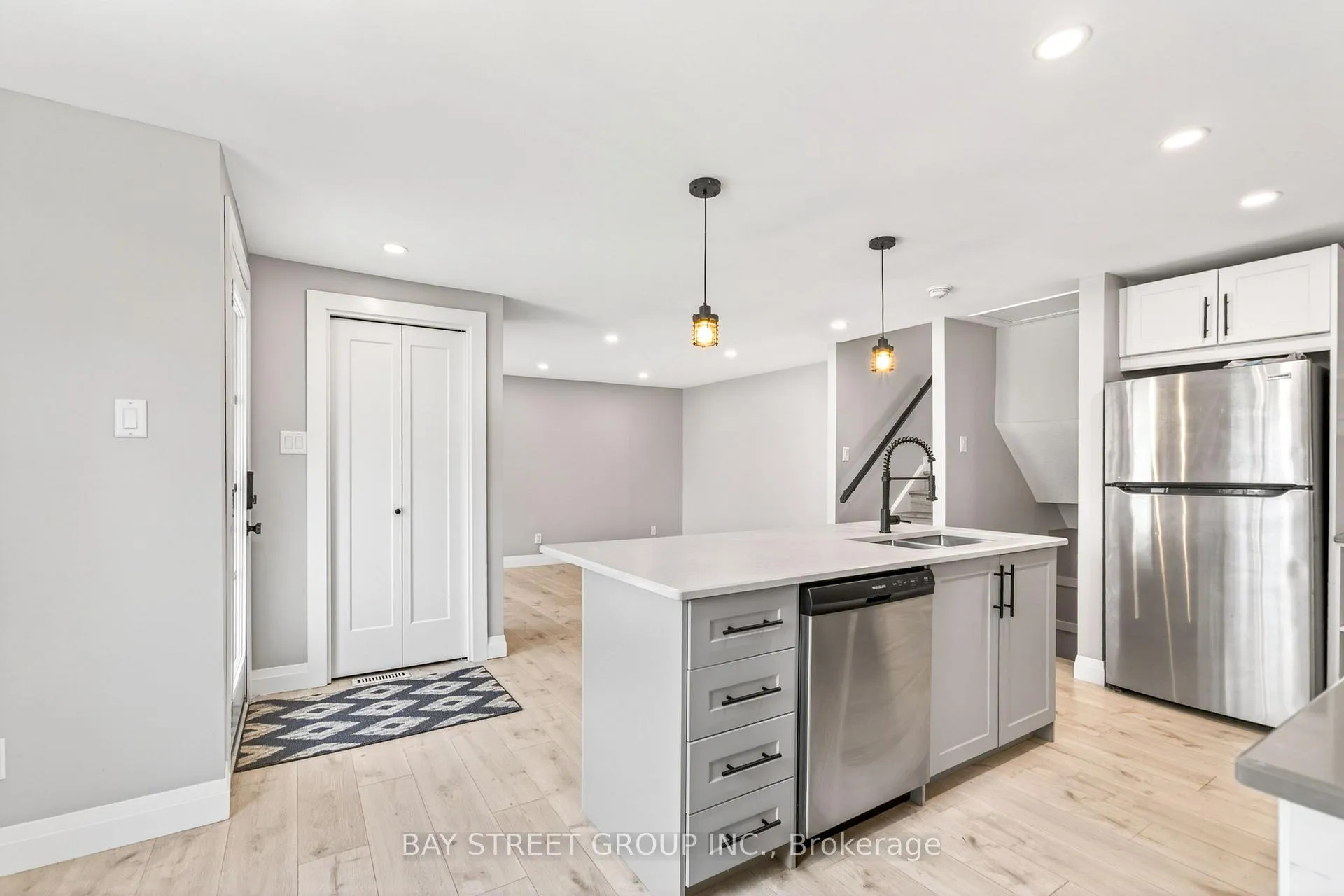 Photo 8 of 41 Helene Crescent, Waterloo, Maple Hills — HOMEH