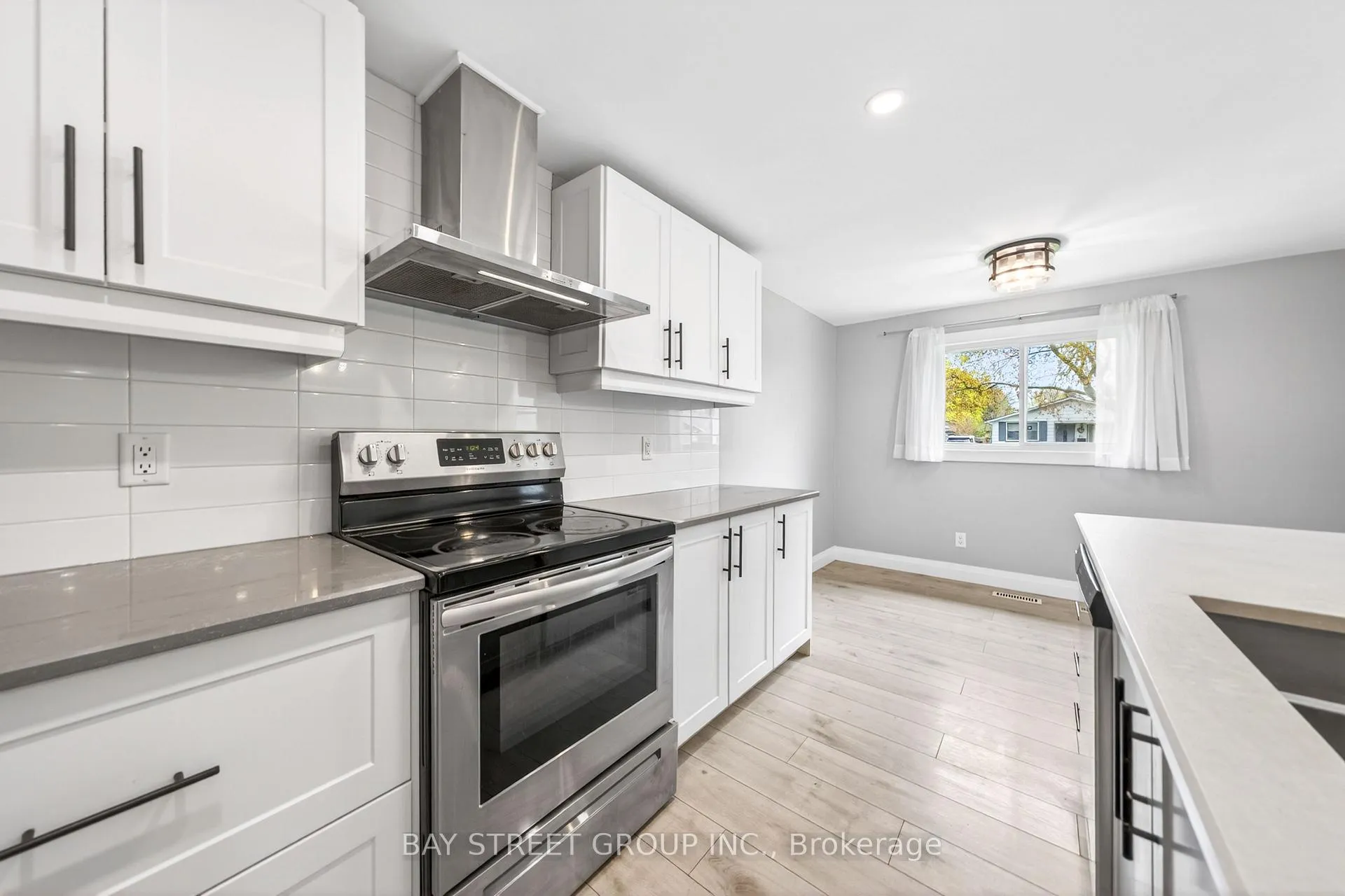 Photo 10 of 41 Helene Crescent, Waterloo, Maple Hills — HOMEH