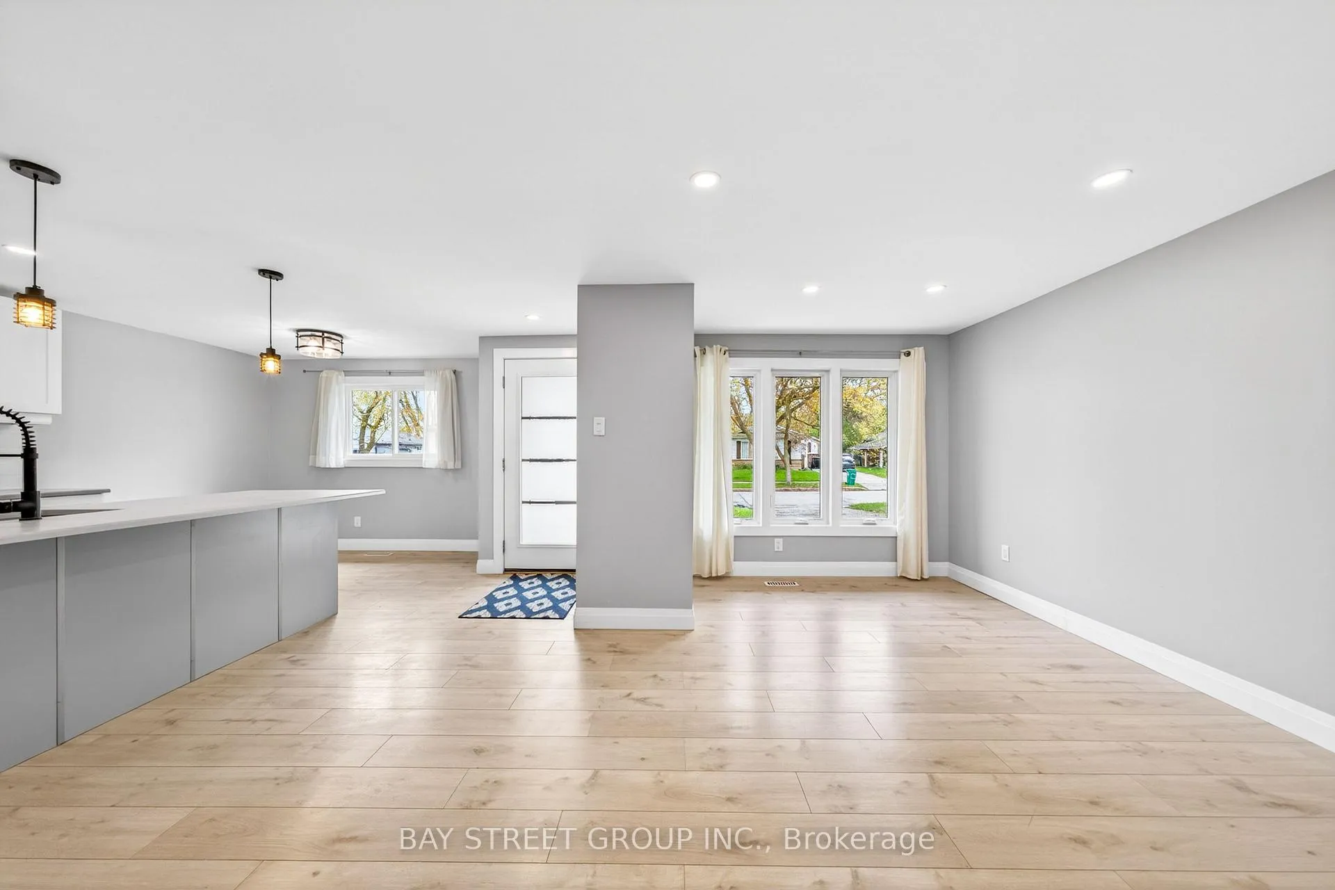 Photo 13 of 41 Helene Crescent, Waterloo, Maple Hills — HOMEH