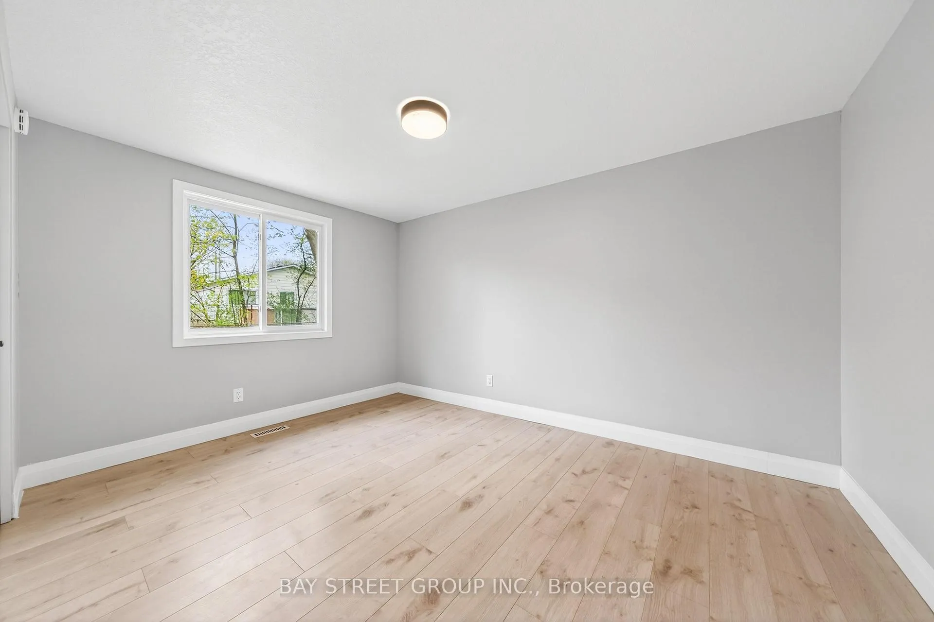 Photo 17 of 41 Helene Crescent, Waterloo, Maple Hills — HOMEH