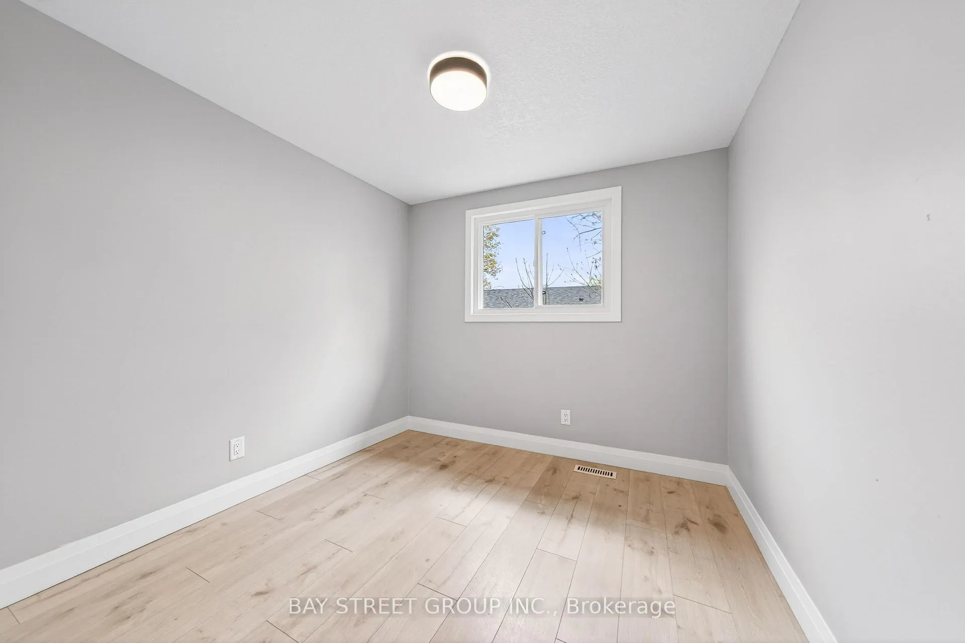 Photo 20 of 41 Helene Crescent, Waterloo, Maple Hills — HOMEH