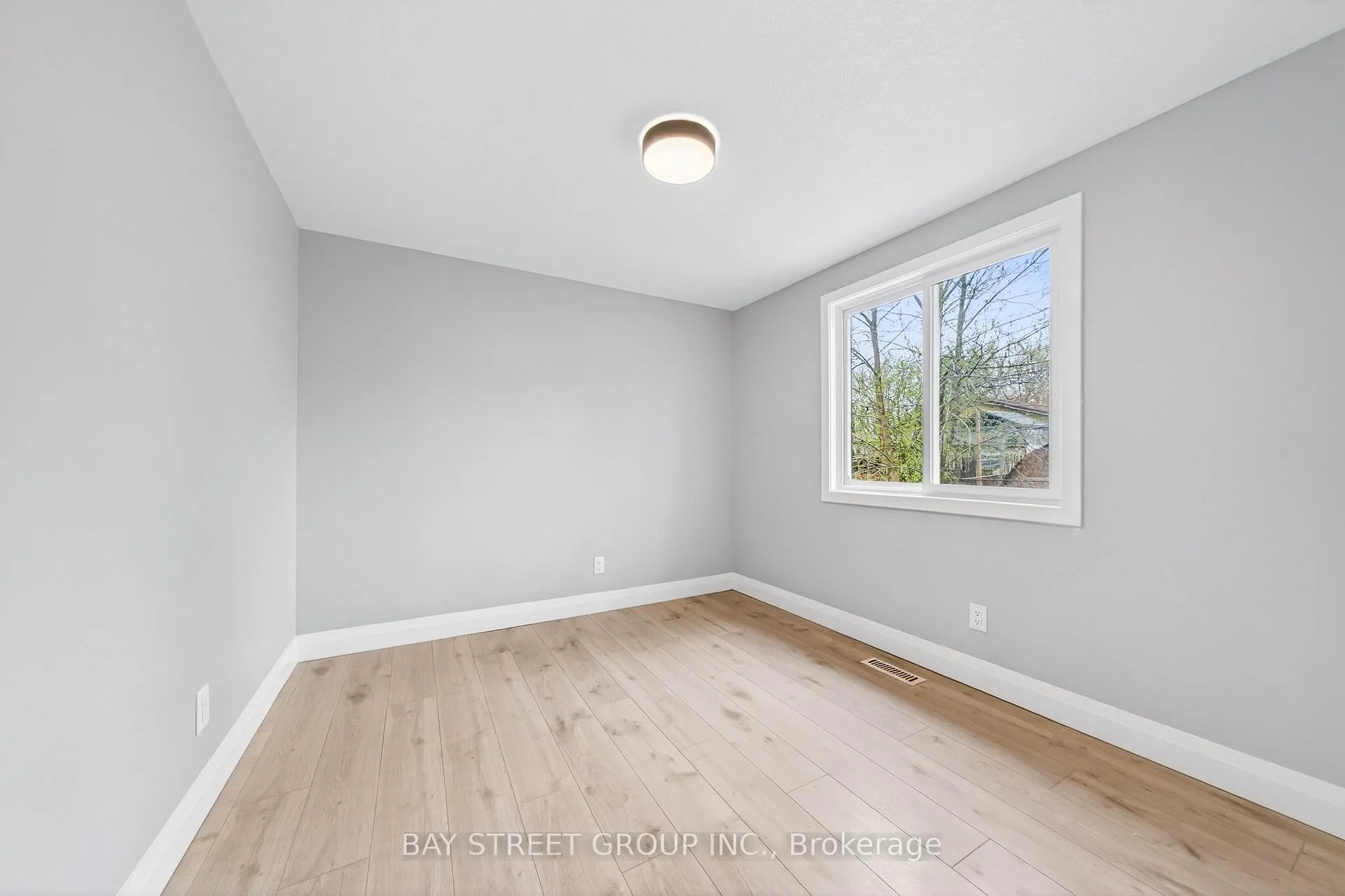Photo 22 of 41 Helene Crescent, Waterloo, Maple Hills — HOMEH