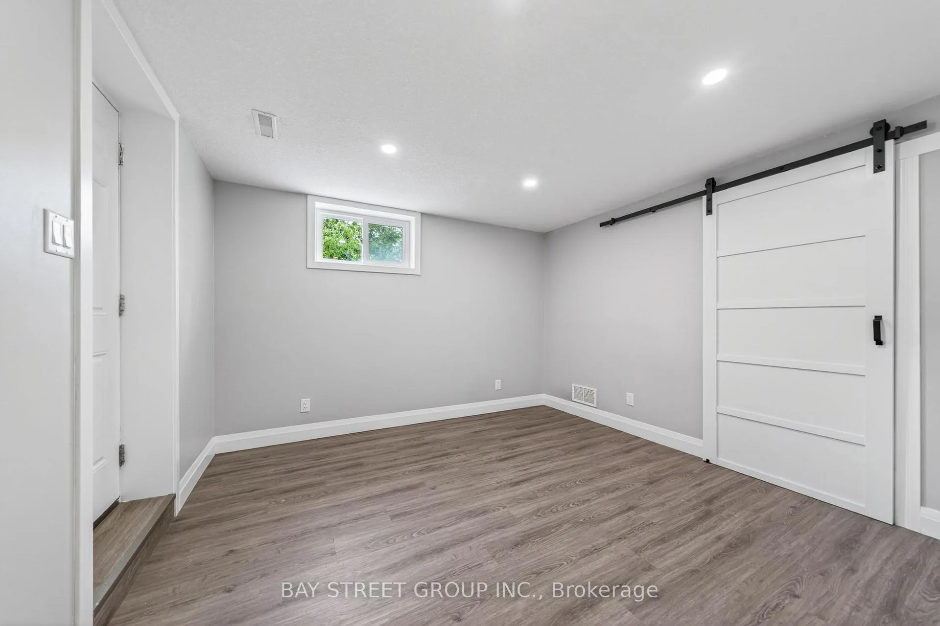Photo 28 of 41 Helene Crescent, Waterloo, Maple Hills — HOMEH