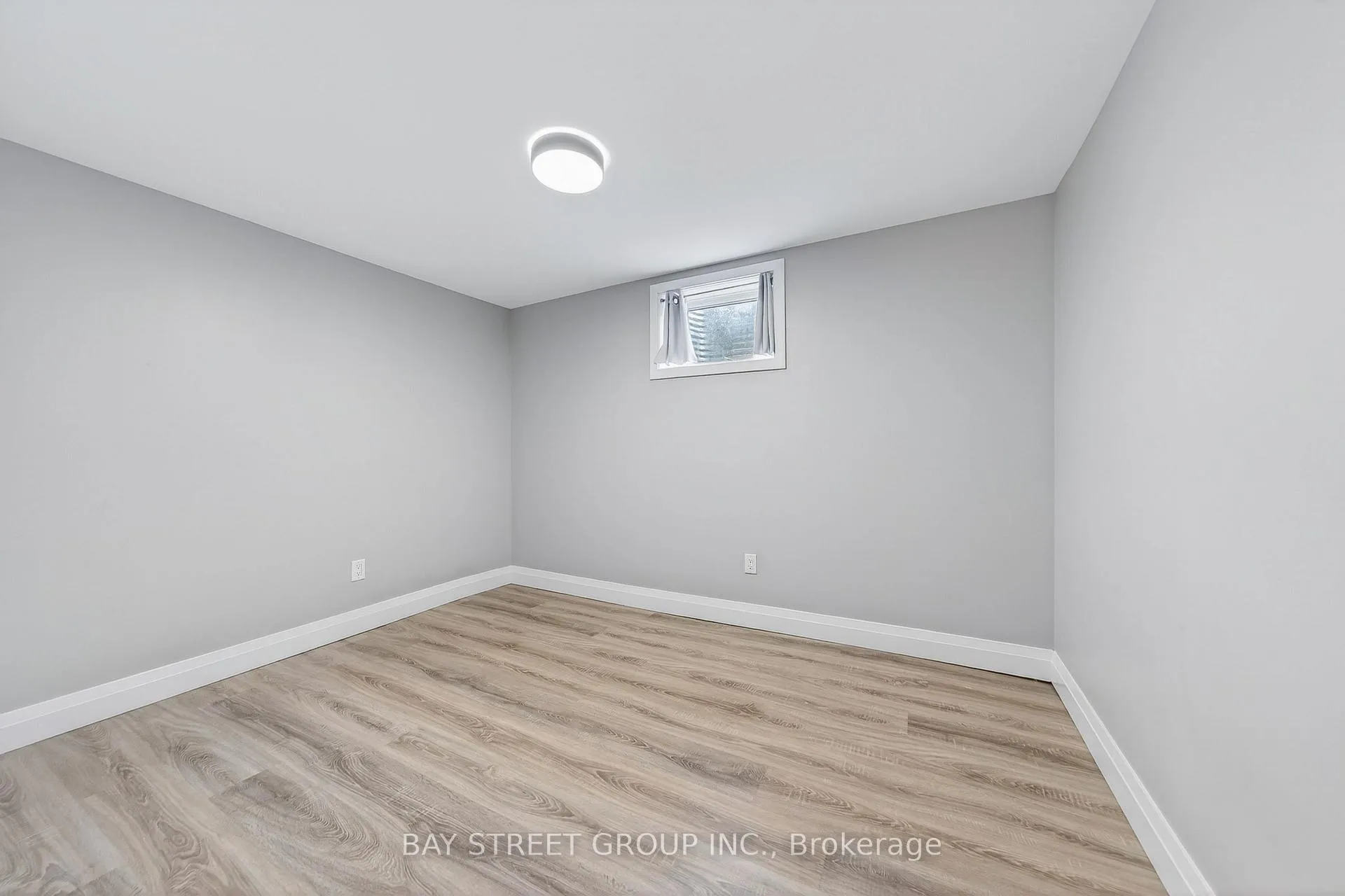 Photo 32 of 41 Helene Crescent, Waterloo, Maple Hills — HOMEH